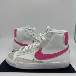 Nike Women's White and Pink Sneakers